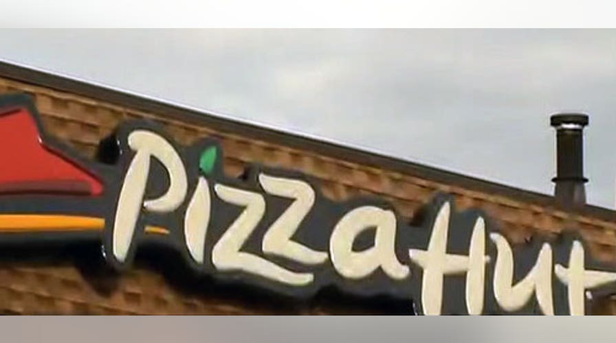Pizza Hut Holds Superbowl Contest