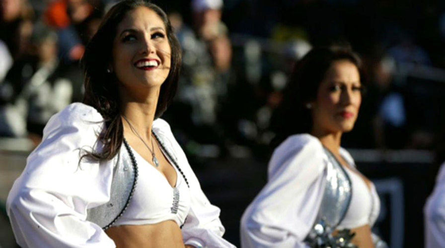 Oakland Raiders cheerleader sues team over wages