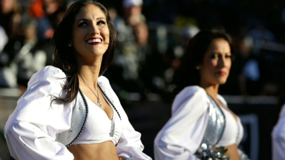 Oakland Raiders cheerleader sues team over wages