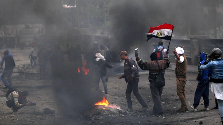 Angry protesters call for regime change in Egypt