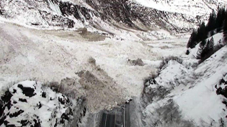 Avalanche cuts off access to Alaskan city