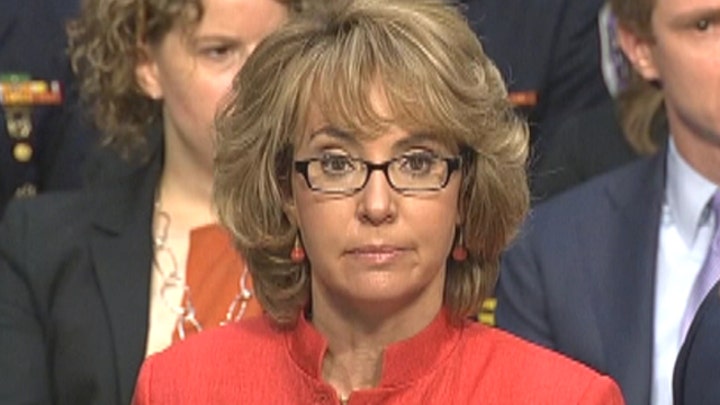 Gabby Giffords speaks at gun hearing: 'We must do something'