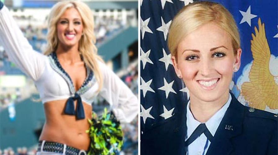 Seahawks cheerleader leads 'double life' 