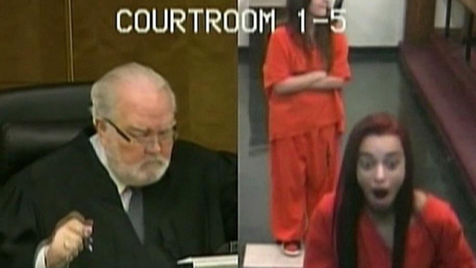 Florida Woman Apologizes For Flipping Off Judge Avoids 30 Day