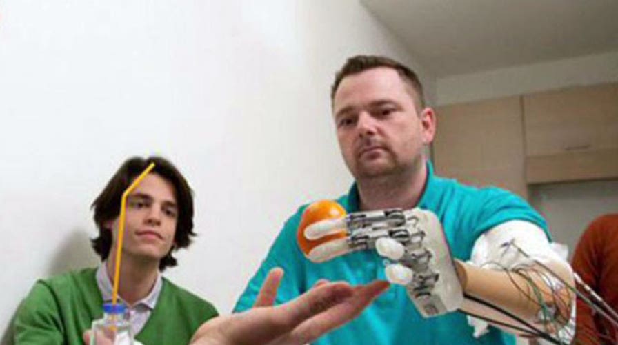 Experimental prosthetic hand allows user to feel objects