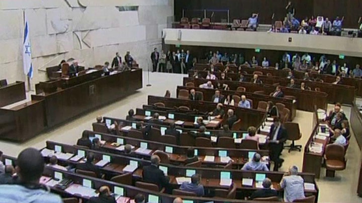 Israeli Knesset member gives up US citizenship