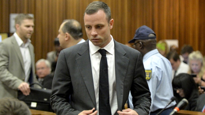 Oscar Pistorius pleads not guilty at start of murder trial