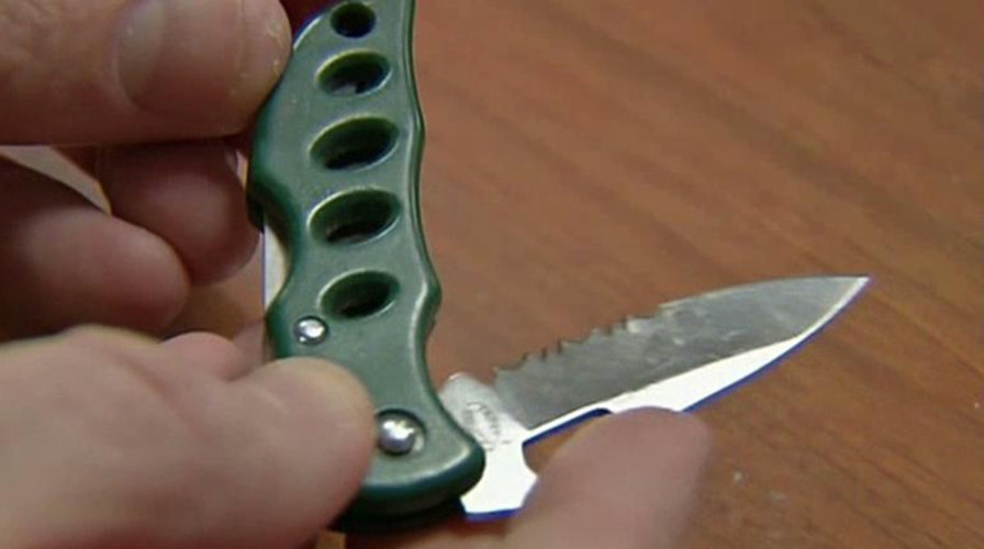 Flight attendants fight back against TSA knife policy