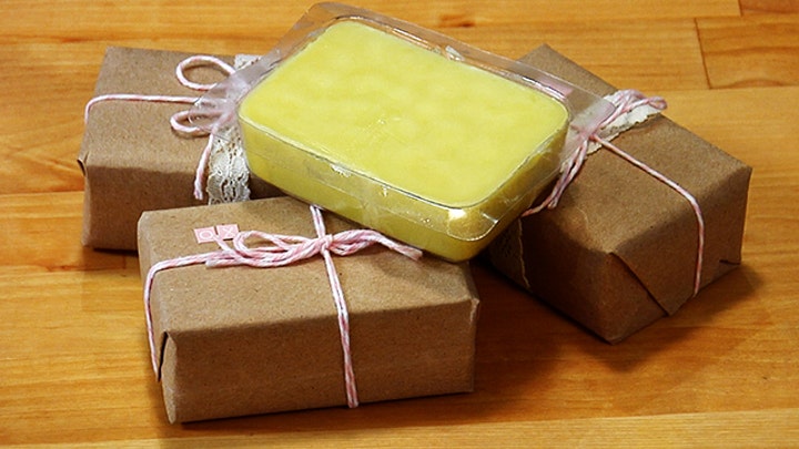 Make Your Own Lotion Bar With 5 Simple Ingredients