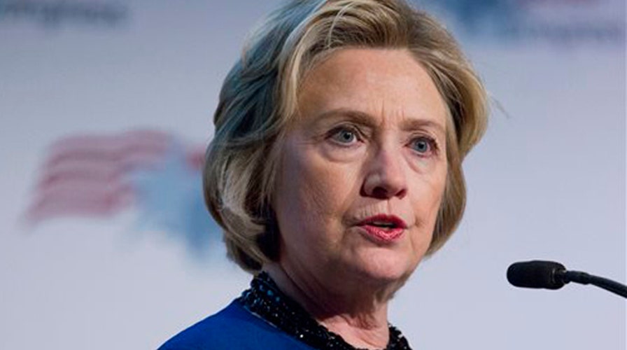 Exclusive: Univision signs deal with Hillary Clinton 