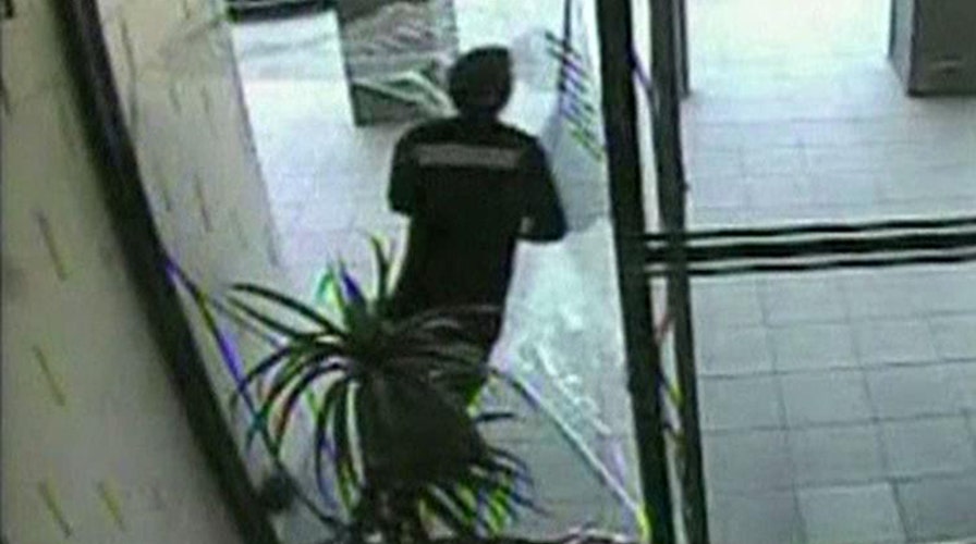 'Pane-ful' getaway attempt for purse-snatcher