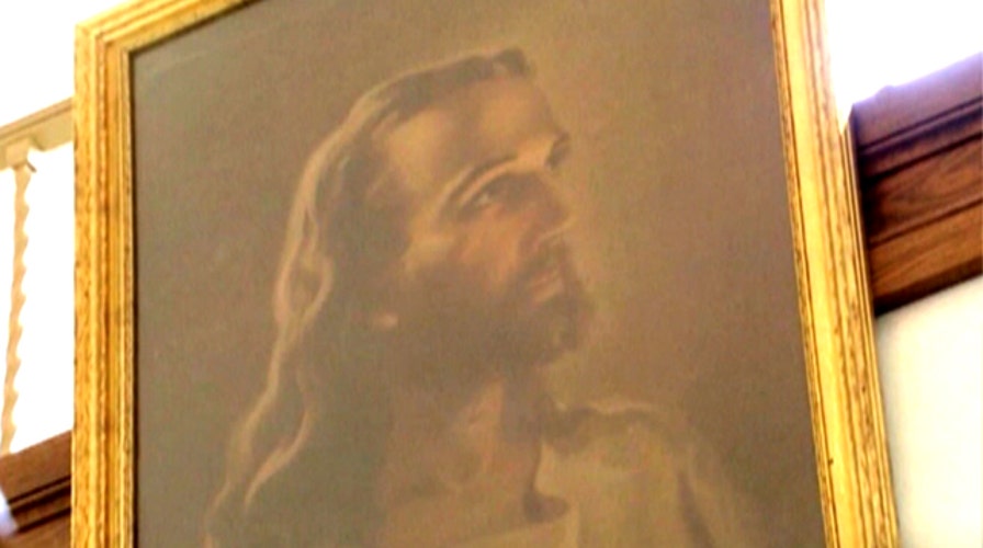 Ohio school takes down Jesus portrait under legal threat