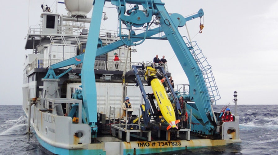 How will search crews locate Malaysia jet's black box?