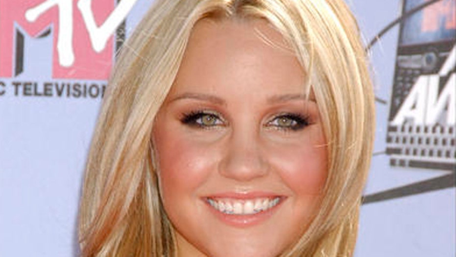 Can Anyone Help Amanda Bynes Bizarre Behavior Gets Even More