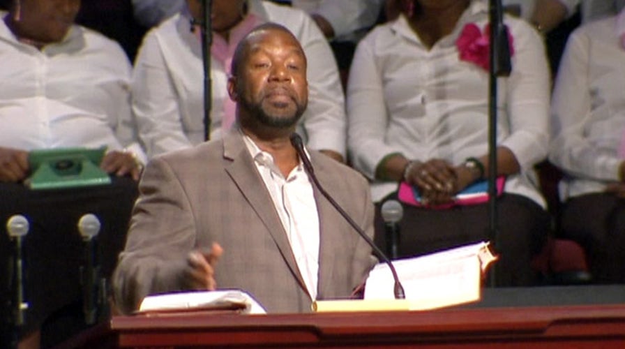 Chicago preacher James Meeks dumps Dems, goes right