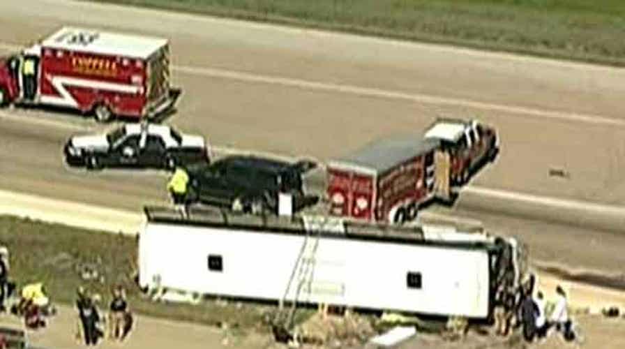 At least 2 dead in serious bus crash near Irving, Texas