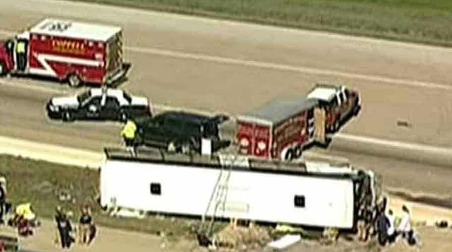 At least 2 dead in serious bus crash near Irving, Texas