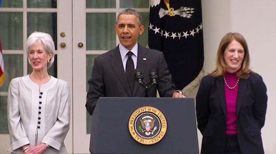 Obama pays tribute to Sebelius, announces replacement