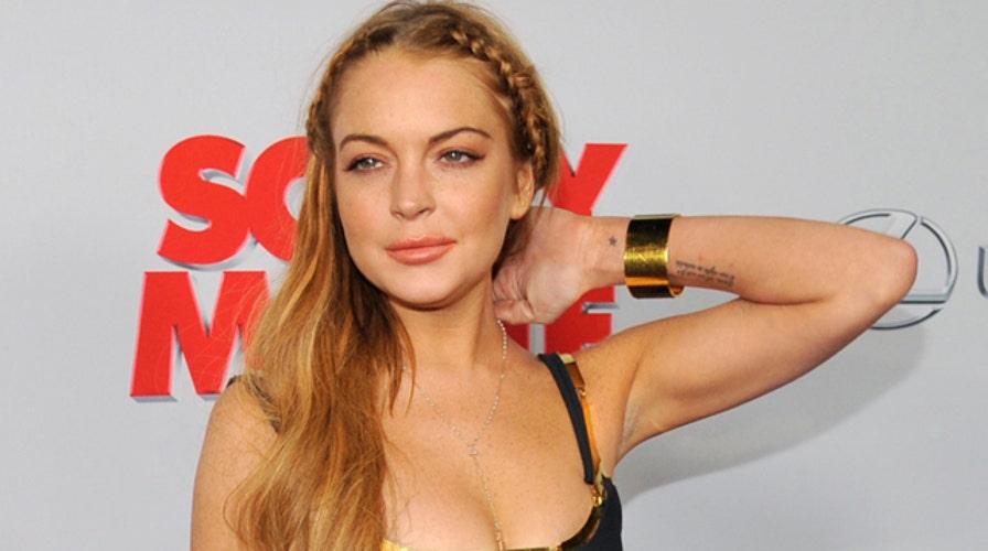 Lindsay Lohan shows up late to her own premiere