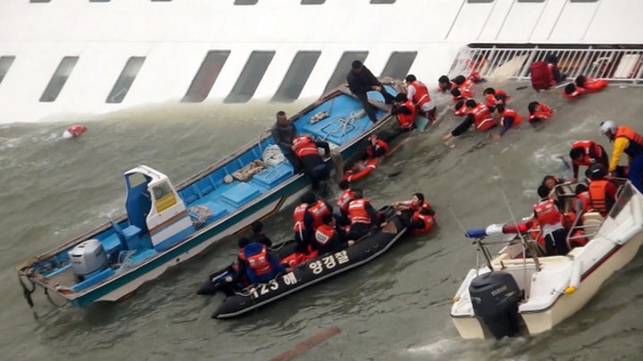 Search for survivors, answers in S. Korea ferry disaster