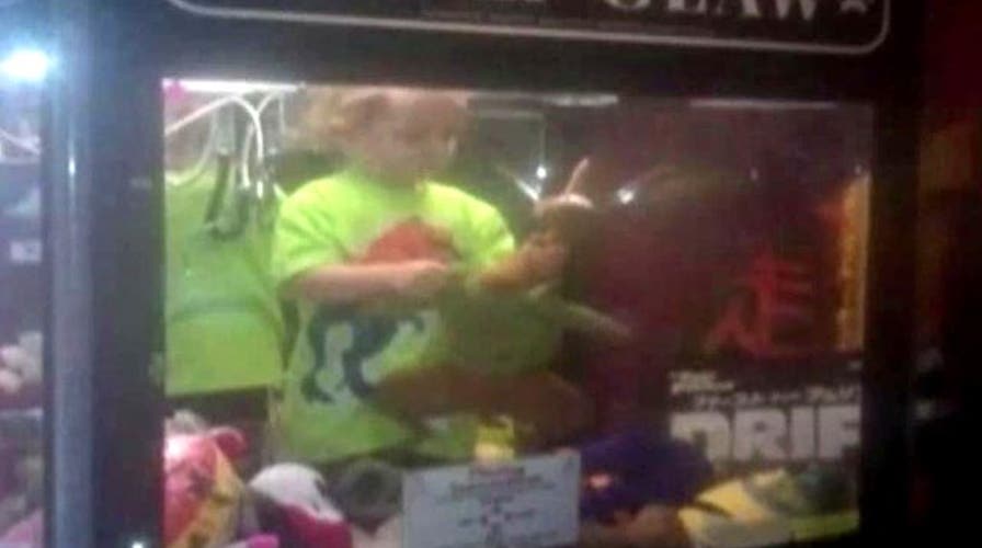 Grapevine: Toddler gets stuck inside claw game machine