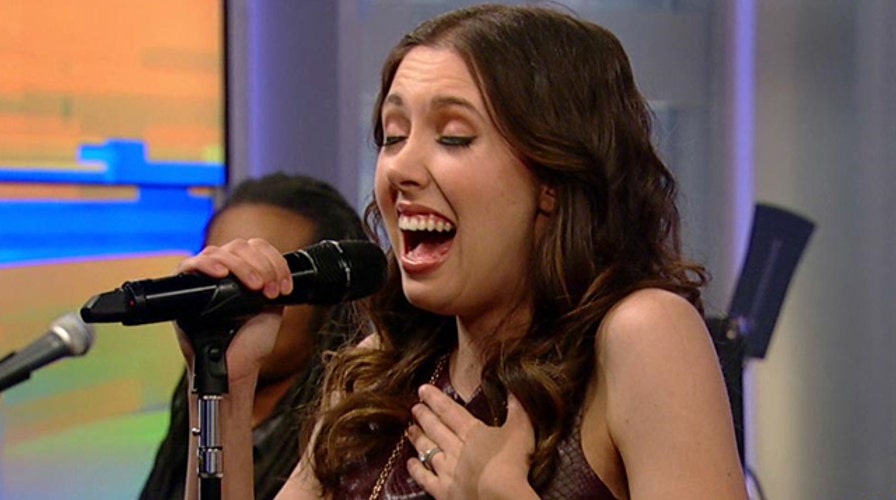 Francesca Battistelli performs 'Write Your Story'