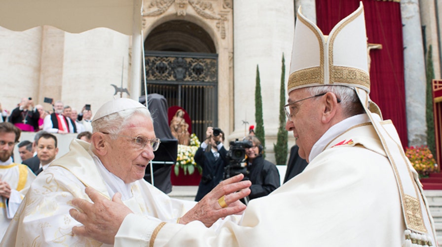 Two popes canonized in historic mass