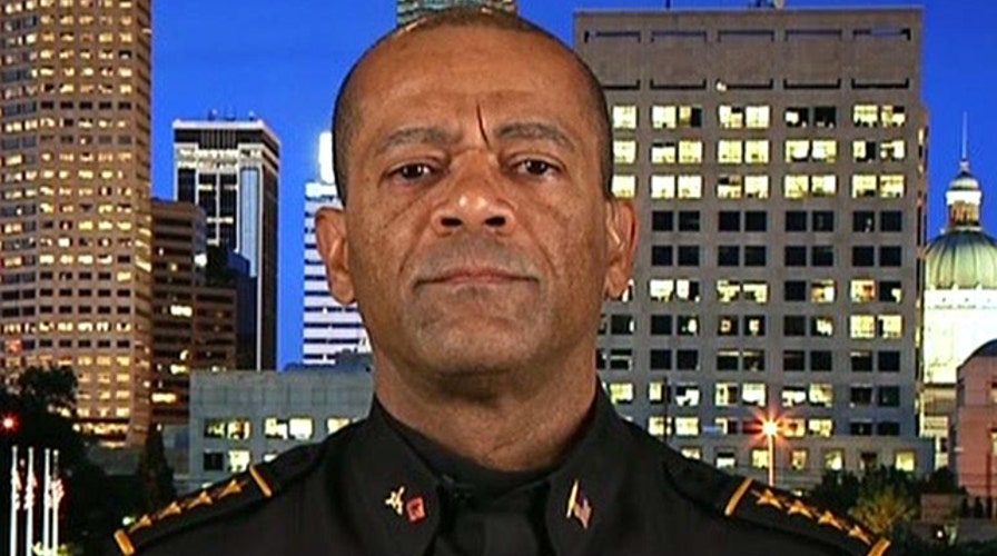 Sheriff vs. Stevens: Officer gets ovation for NRA speech