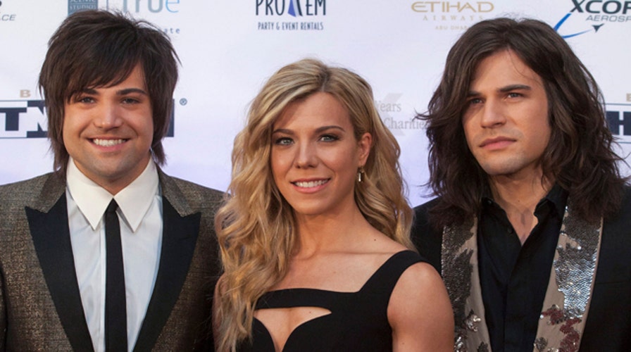 The Band Perry's traveling tweeter