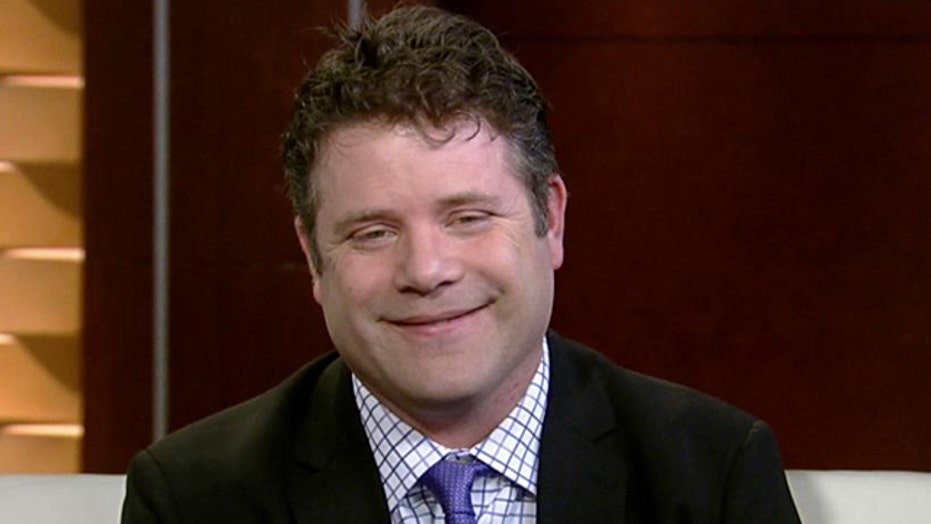 Next photo of Sean Astin