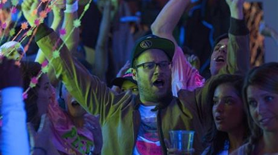 Seth Rogen and Zac Efron are hilarious 'Neighbors'