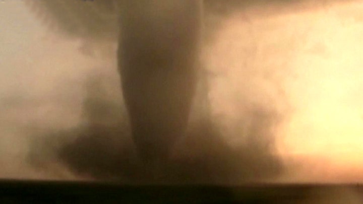 Storm chaser captures unbelievable images in Midwest