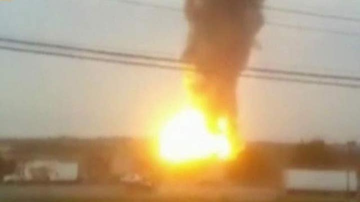 Massive explosion after train derails in Maryland