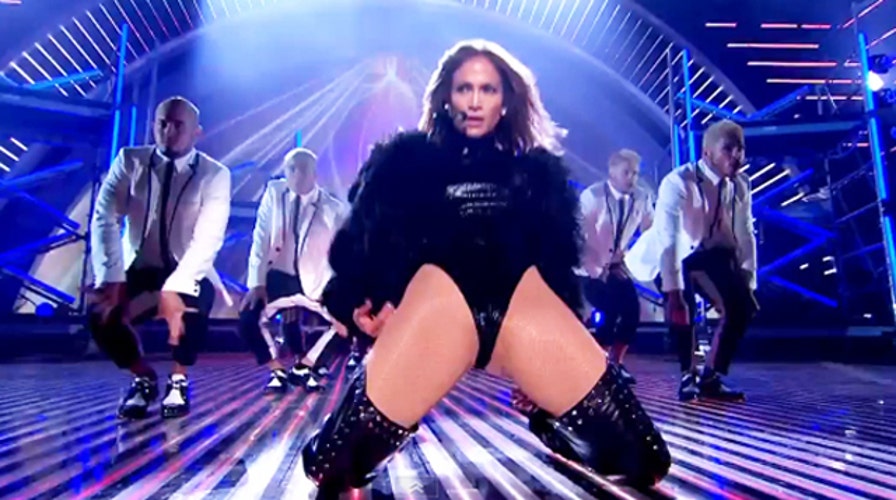 Break Time: Jennifer Lopez gets super naughty on stage