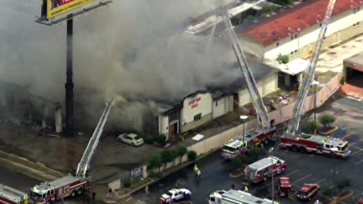5-alarm fire kills 4 firefighters in Houston