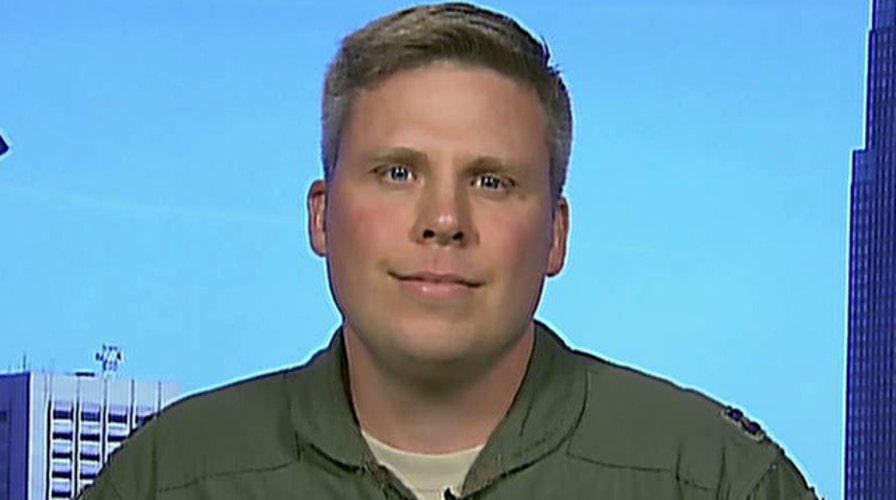 Passenger helps land 737 after pilot has heart attack