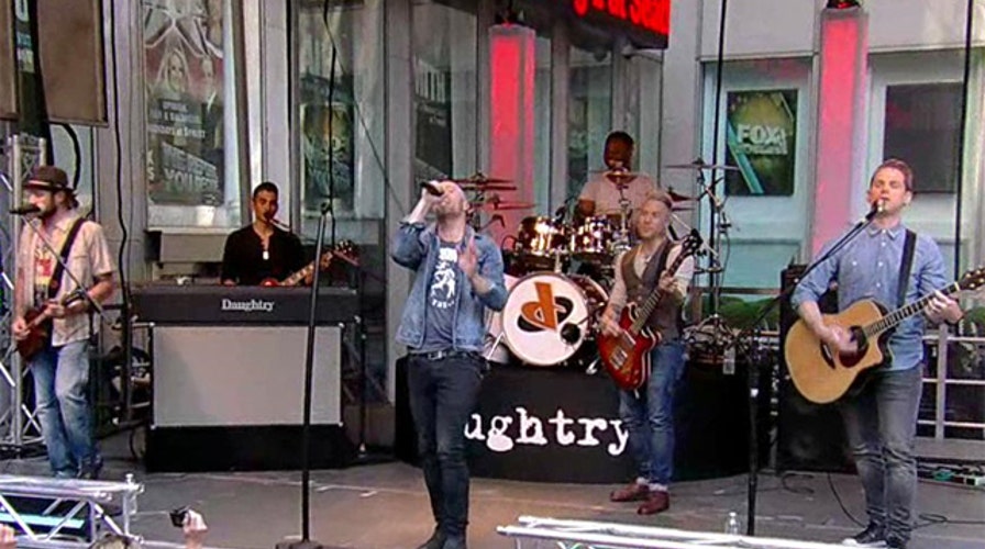 Daughtry performs new single, 'Battleships'