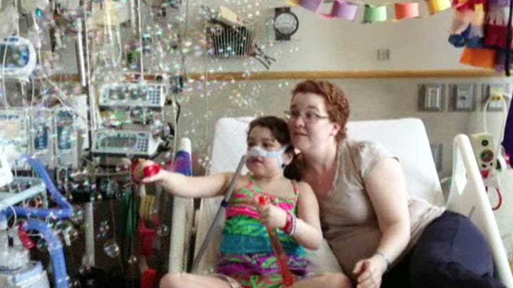 Dying girl takes turn for worse as she awaits new lungs