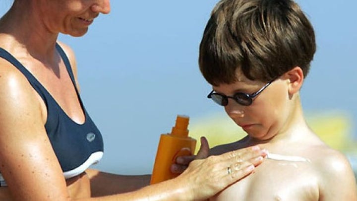 School bans sunscreen, student gets sunburned