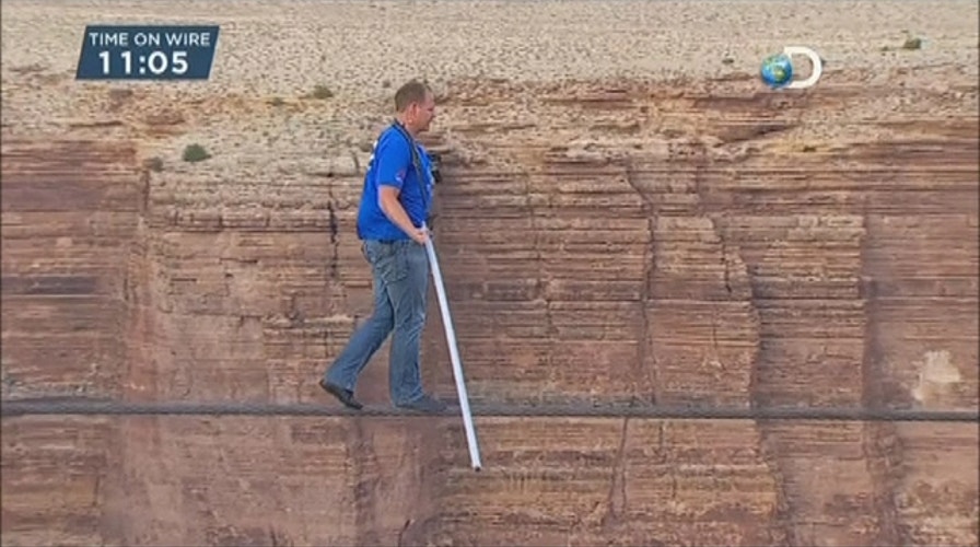 Daredevil Crosses Gorge Near Grand Canyon