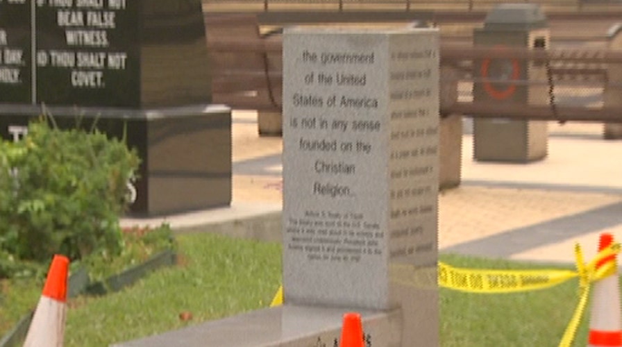 Atheist monument goes on display in Florida