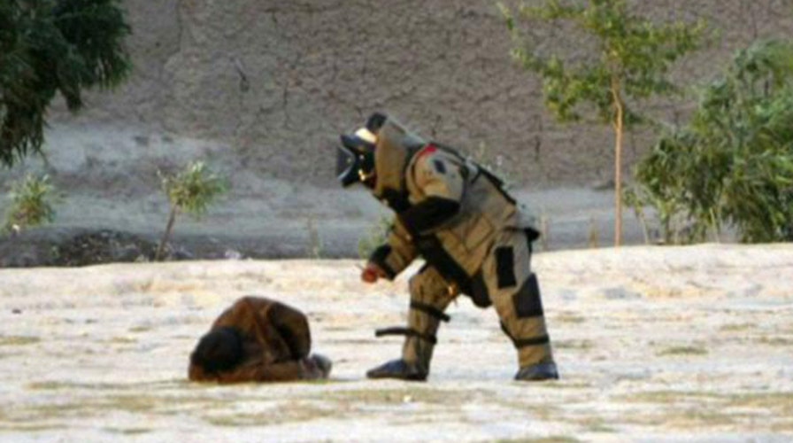 Real-life 'Hurt Locker': Afghan soldier defuses suicide vest