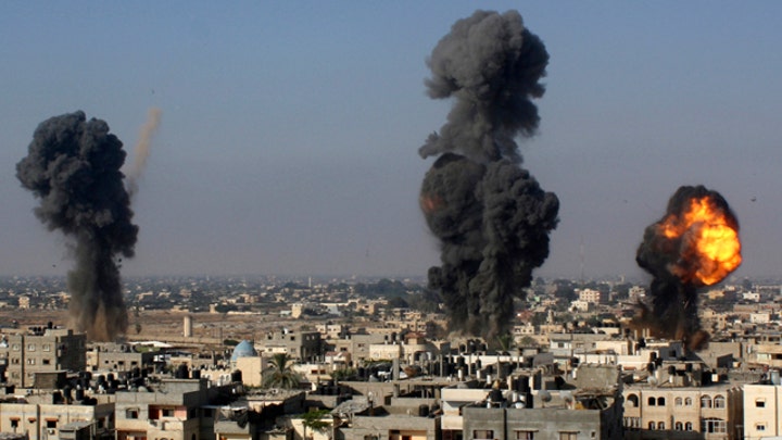 Israeli military steps up Gaza Strip airstrikes