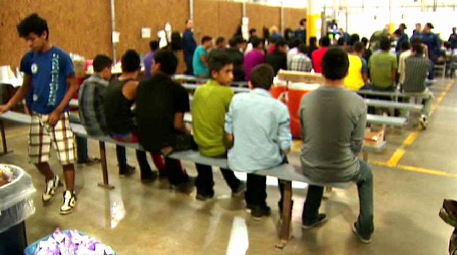Rep. Neugebauer tours immigration detention facility