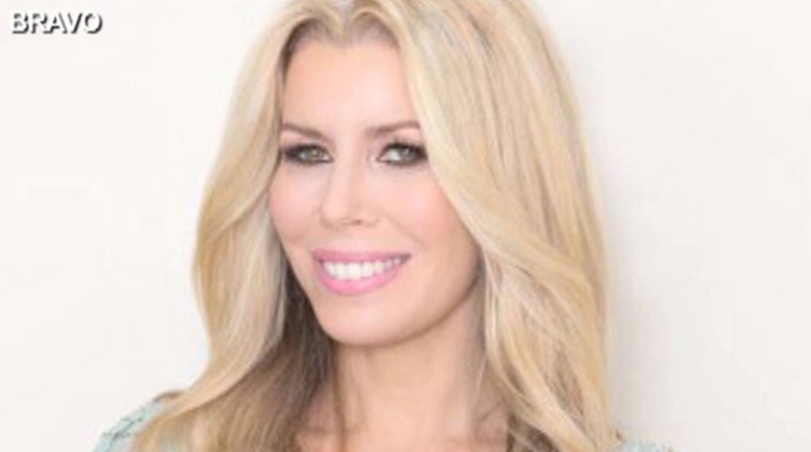 ‘Housewife’ lobs leg?