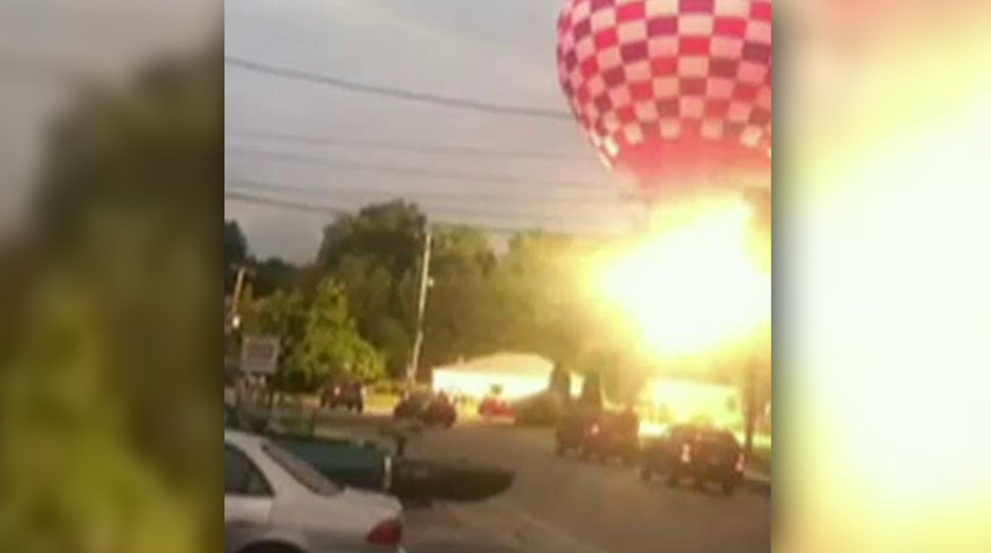 5 injured when hot air balloon crashes into power lines