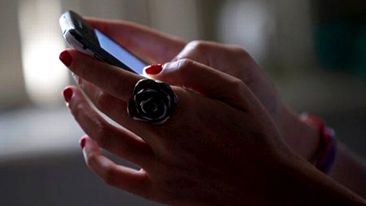 Will legalizing cell phone unlocking benefit you?