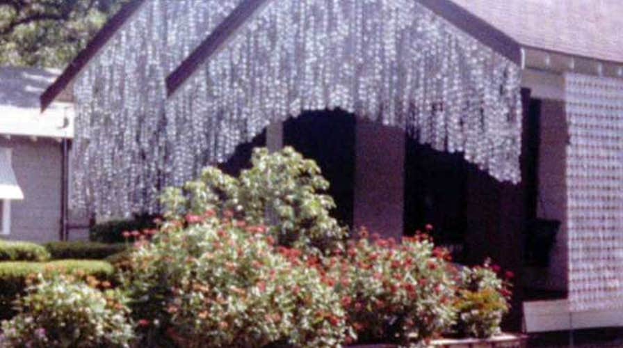 Tourists flock to see Houston's 'beer can' house