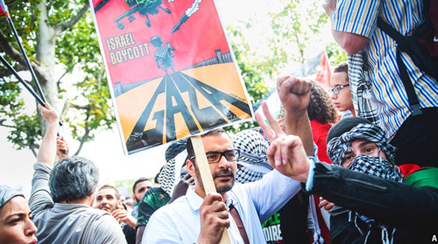 Top UN official accuses Israel of war crimes