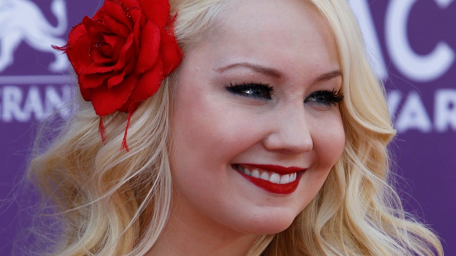 Country Singer Raelynn I M Not The Kind Of Girl To Take Off My